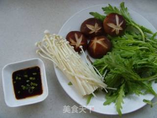 【食尚擂台 火锅专区】：鲜美滋味缕缕萦绕---海鲜火锅的做法步骤：1