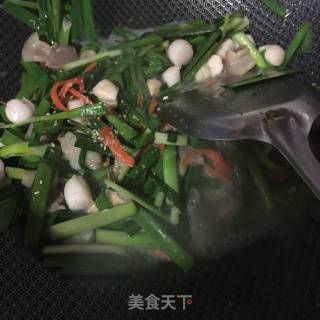 韭菜炒扇贝的做法步骤：10