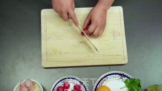 炙烤大王扇贝柱配甜橙和茴香根沙拉的做法步骤：3