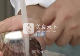 桃李厨艺——教你做海鲜美味——蒜蓉粉丝扇贝的做法步骤：1