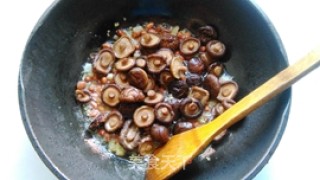 香菇干贝酱花生的做法步骤：6