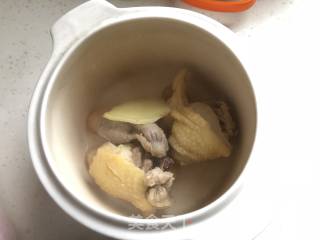 干贝鱼胶炖鸡汤的做法步骤：4