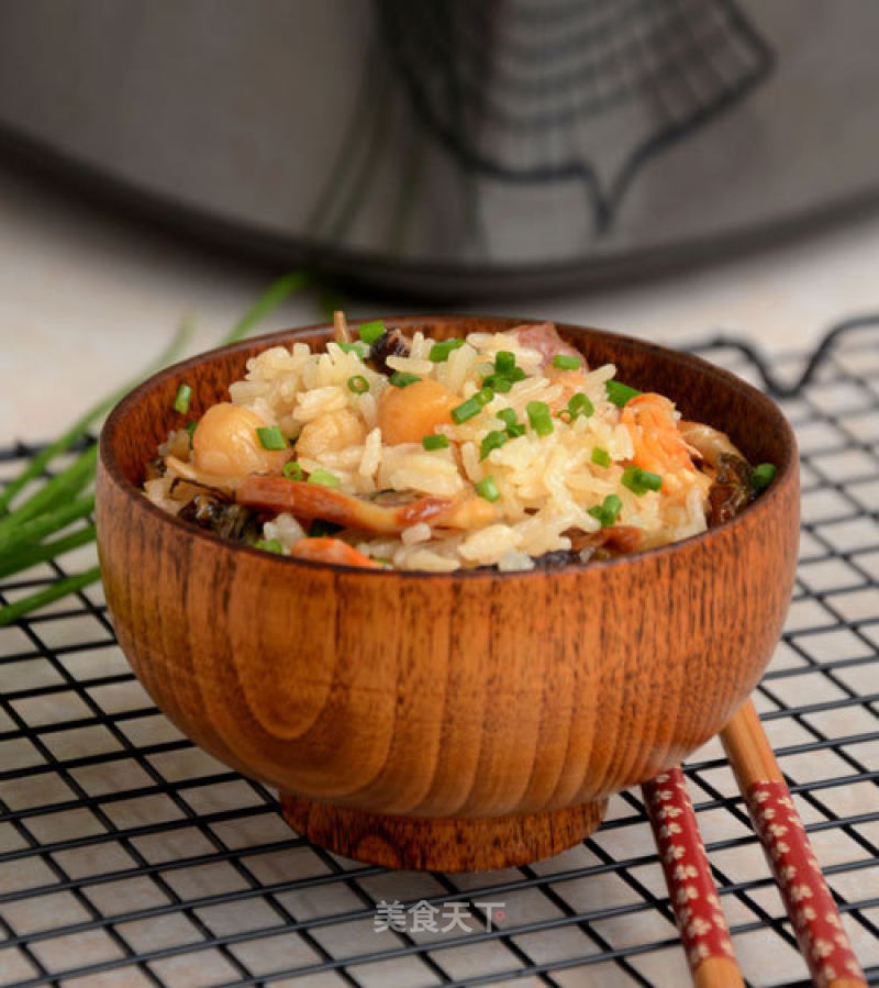 【葱油海鲜饭】--- 让一碗粒粒可口的好米饭承载出一份浓浓的闽南味的做法