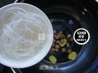 紫菜干贝肉片汤的做法步骤：3