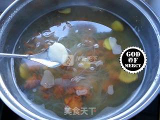 紫菜干贝肉片汤的做法步骤：7