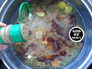 紫菜干贝肉片汤的做法步骤：12