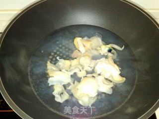 海螺炒白菜的做法步骤：3