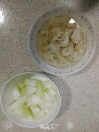 百合干贝冬瓜汤的做法步骤：2