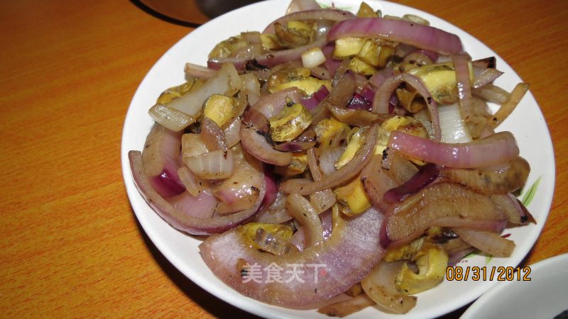 海螺肉炒洋葱的做法