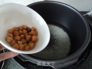 润燥消水调中下气的---【毛豆干贝粥】的做法步骤：2