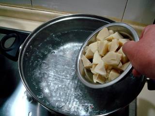 干锅海味烧笋的做法步骤：3