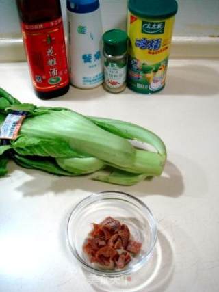 家庭精致小炒“干贝松炒盖菜梗”的做法步骤：1