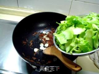 家庭精致小炒“干贝松炒盖菜梗”的做法步骤：10