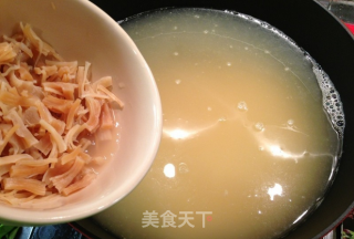 砂锅海鲜粥的做法步骤：5