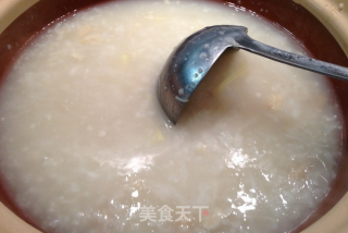砂锅海鲜粥的做法步骤：6