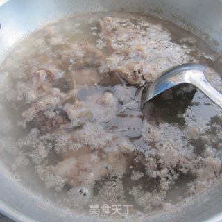 冬瓜干贝排骨汤的做法步骤：1