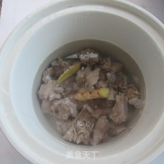 冬瓜干贝排骨汤的做法步骤：3