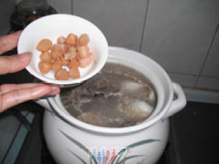 干贝萝卜猪骨汤的做法步骤：5
