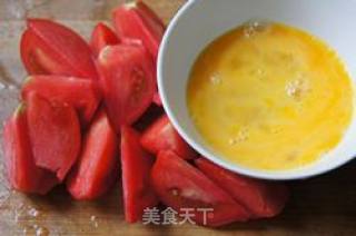 清淡美味--加料版的番茄蛋汤的做法步骤：2