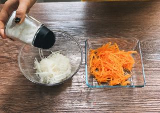 营养均衡的干贝萝卜球，补钙又补锌的做法步骤：4