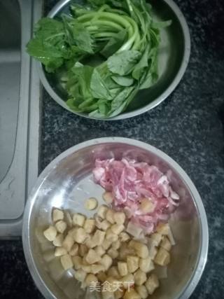 干贝猪肉青菜粥的做法步骤：1
