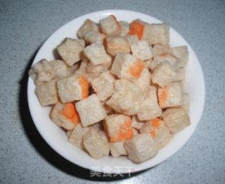 营养养生粥——豆腐粒香菇干鱿鱼粥的做法步骤：1