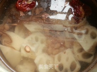 补血养颜莲藕汤的做法步骤：5