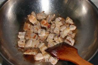 墨鱼干鹌鹑蛋红烧肉的做法步骤：4
