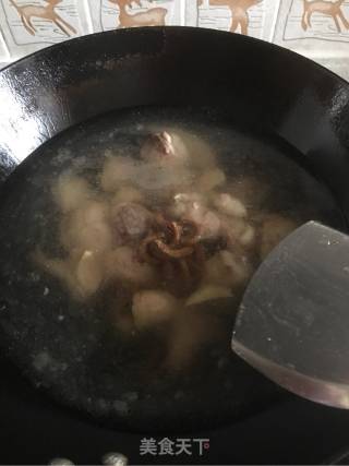 蘑菇鸡汤的做法步骤：5