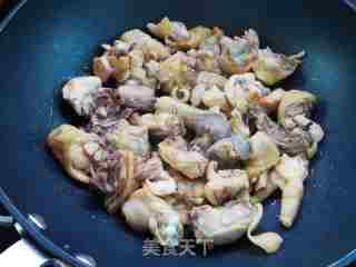 香菇瑶柱蚝豉焖鸡的做法步骤：5