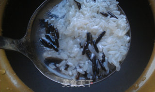 菰米瑶柱虾干粥的做法步骤：4