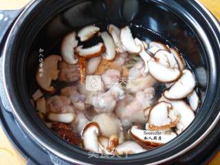 冬进补，瑶柱香菇鸡汤的做法步骤：4