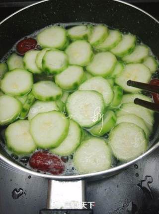 海鲜丝瓜汤的做法步骤：4