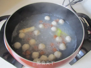 鱼丸土豆汤粉的做法步骤：5