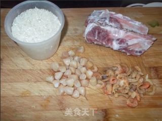 瑶柱虾米猪骨粥的做法步骤：1