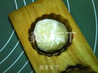 广式五仁瑶柱月饼的做法步骤：18