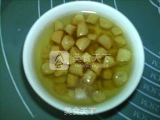 红绿豆瑶柱瘦肉汤的做法步骤：2