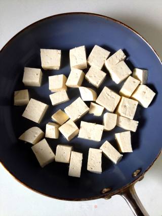 瑶柱菌菇烩豆腐的做法步骤：5