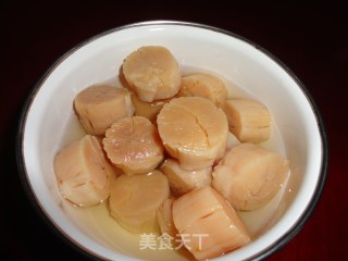 蒜肉香茹焖瑶柱的做法步骤：1