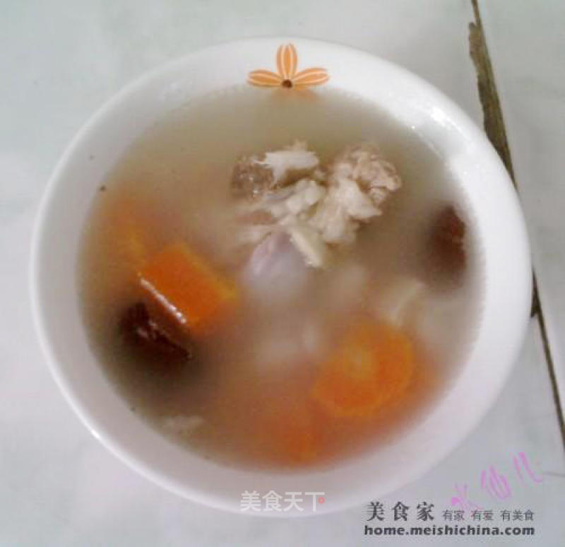 淮山药红萝卜猪骨汤的做法