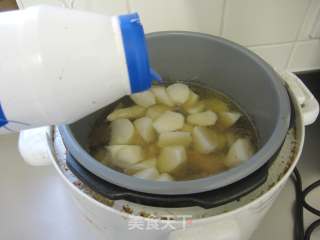 黄豆萝卜排骨汤的做法步骤：8
