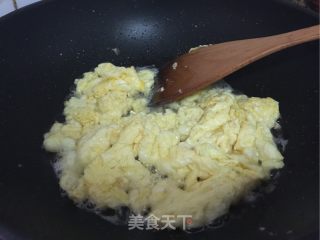 海鲜味苦瓜炒蛋的做法步骤：3