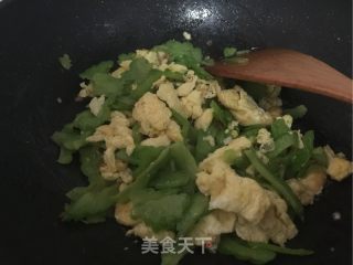 海鲜味苦瓜炒蛋的做法步骤：6