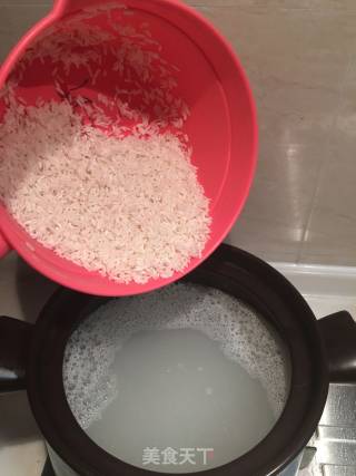 海鲜砂锅粥的做法步骤：3