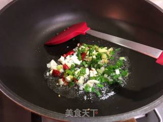 宁波小海鲜--爆炒海瓜子的做法步骤：2