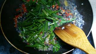 观音泪之韭菜炒螺丝肉的做法步骤：8
