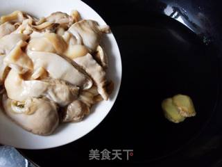 笋尖河蚌煲豆腐的做法步骤：3