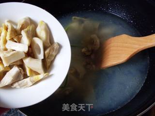 笋尖河蚌煲豆腐的做法步骤：7