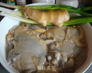 咸肉河蚌豆腐汤的做法步骤：1