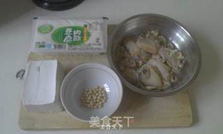 河蚌炖豆腐的做法步骤：1